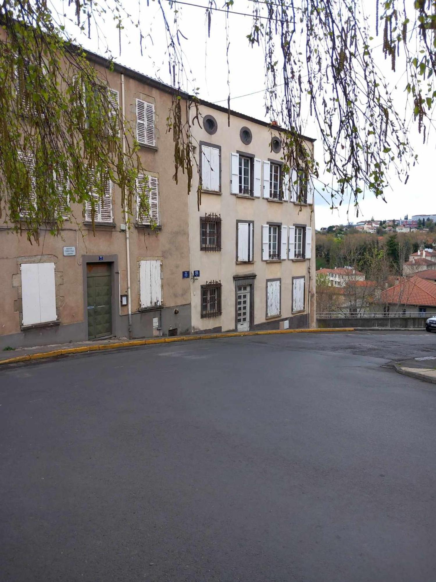 Vintage ,La Capsule Temporelle Wifi Draps Parking Publique Gratuit Apartment Thiers Luaran gambar