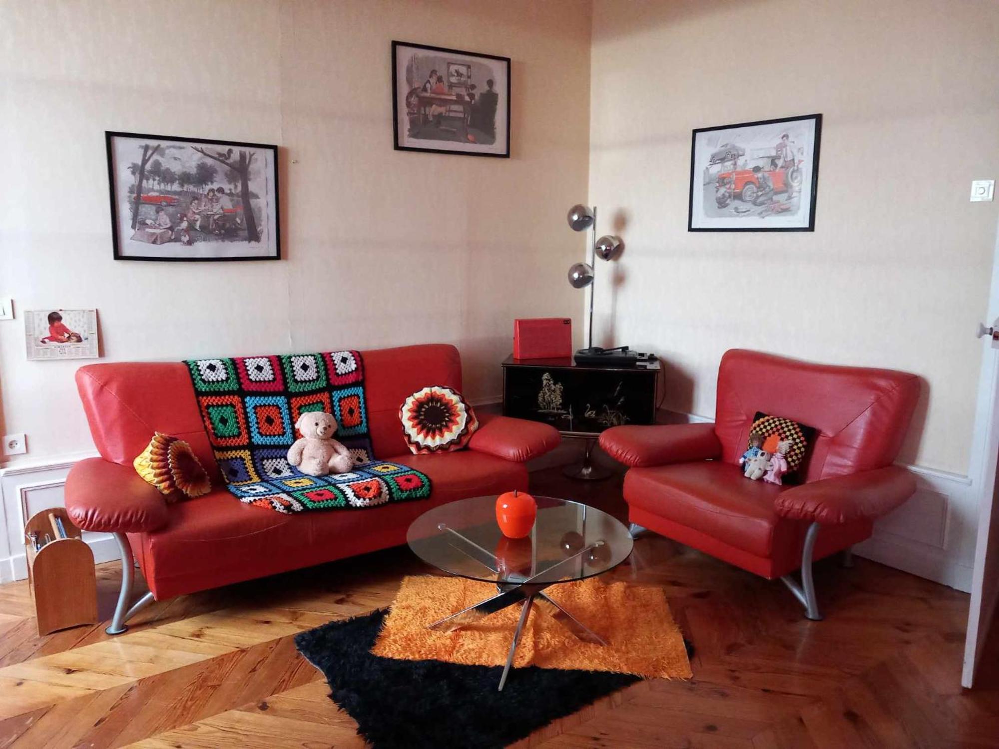 Vintage ,La Capsule Temporelle Wifi Draps Parking Publique Gratuit Apartment Thiers Luaran gambar